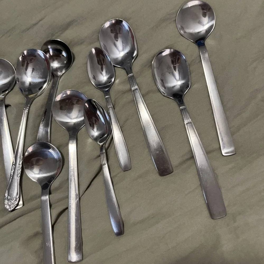 Nice 16 piece mixed stainless steel flatware and serving pieces very good condit